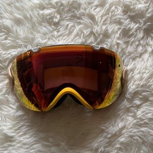 Smith IO/S goggles yellow with low light lens